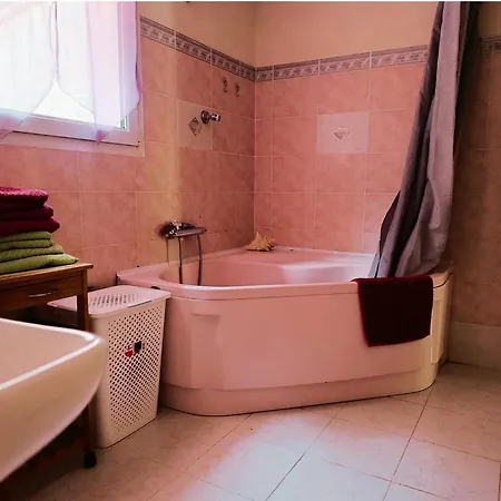 Rose Corse - Grand Etage Vue Valinco 4 Pers *