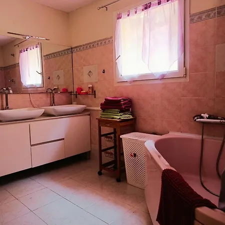Апартаменты Rose Corse - Grand Etage Vue Valinco 4 Pers *
